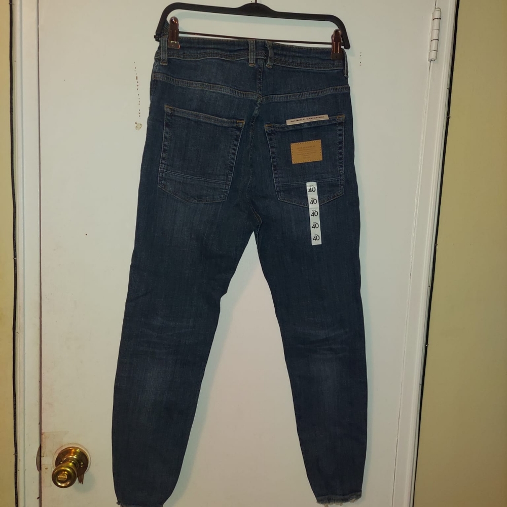 Jeans - Picture 2 of 5